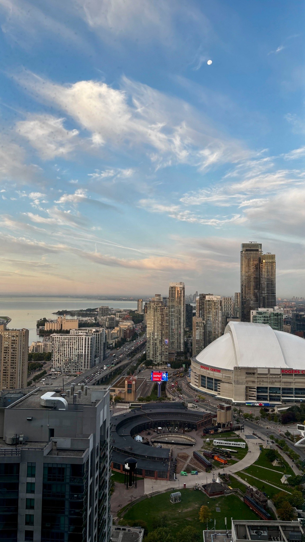 Toronto 2025 photograph by Harri Mustonen